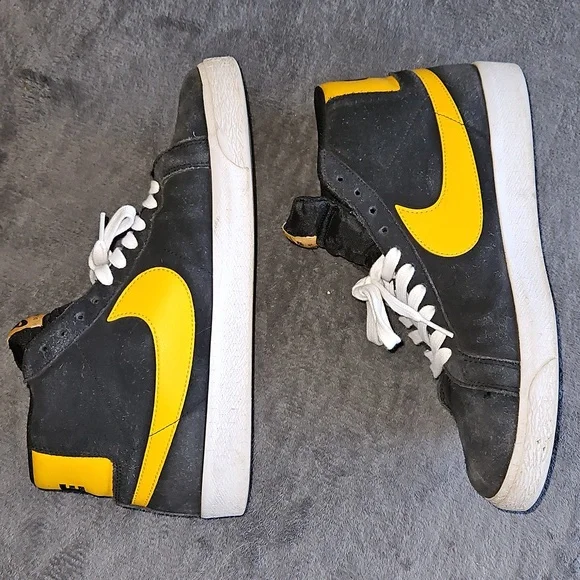 Nike SB Zoom Blazer Mid Gold/Black - Picture 2 of 5